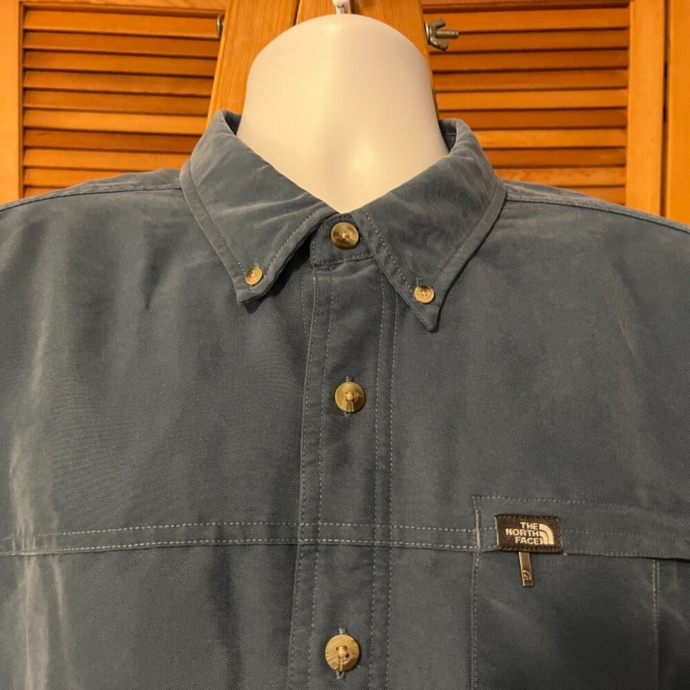 THE NORTH FACE SZ XL CASUAL SHIRT WITH LONG ADJ. SLEEVES